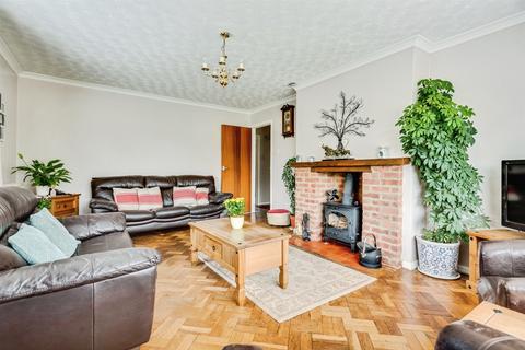 3 bedroom detached bungalow for sale, Belmont Close, Swindon