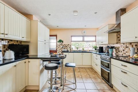 3 bedroom detached bungalow for sale, Belmont Close, Swindon