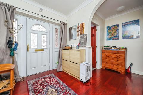 2 bedroom detached bungalow for sale, Lawrence Avenue, Eastwood, Nottingham