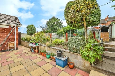 2 bedroom detached bungalow for sale, Lawrence Avenue, Eastwood, Nottingham