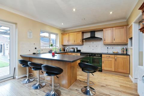 4 bedroom semi-detached house for sale, Jordan Close, WATFORD