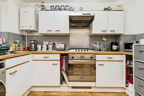 3 bedroom end of terrace house for sale, Earlswood Close, Horsham