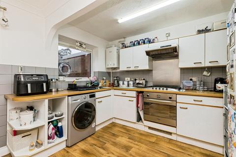 3 bedroom end of terrace house for sale, Earlswood Close, Horsham