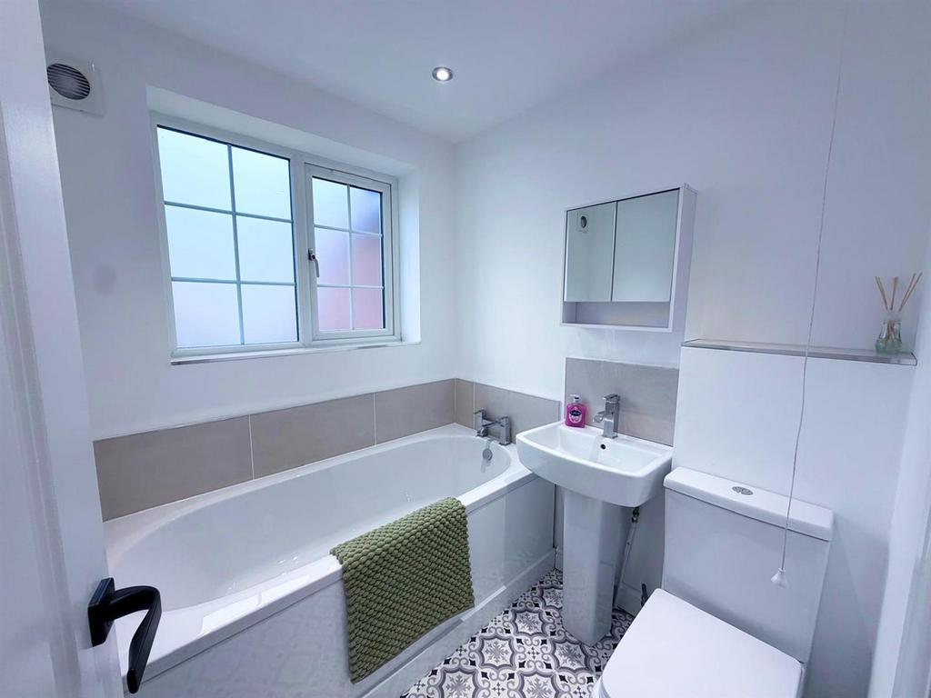 Main Bathroom