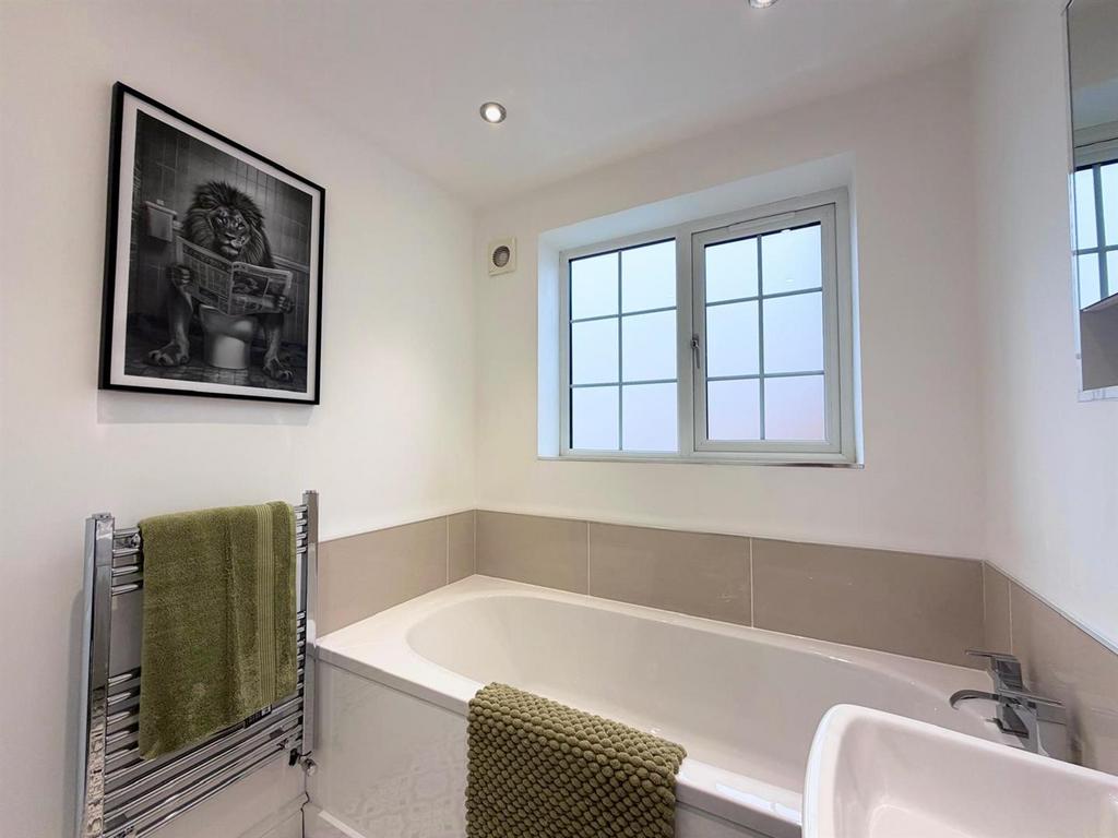 Main Bathroom