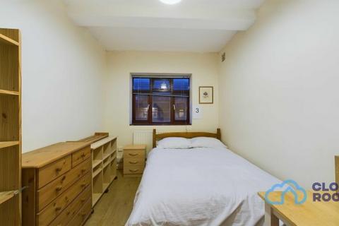 1 bedroom flat to rent, Poynders Gardens