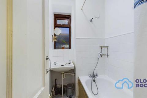 1 bedroom flat to rent, Poynders Gardens