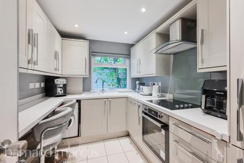 3 bedroom terraced house for sale, Gainsborough Road, Epsom