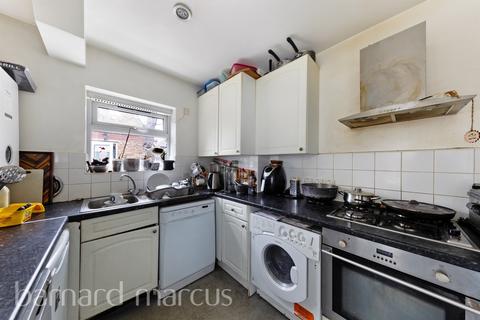 2 bedroom terraced house for sale, Northborough Road, London