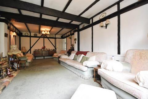 4 bedroom semi-detached house for sale, Wyatts Green Lane, Wyatts Green, Brentwood