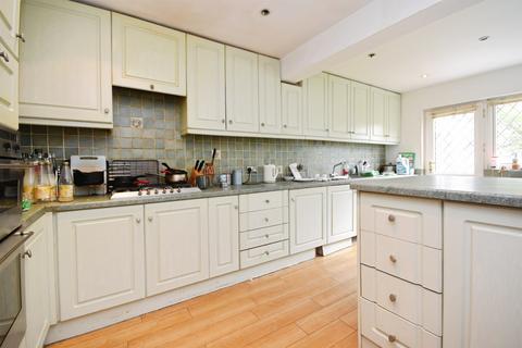 4 bedroom semi-detached house for sale, Wyatts Green Lane, Wyatts Green, Brentwood
