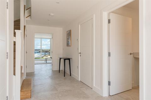 4 bedroom terraced house for sale, Trebarwith Crescent, Newquay