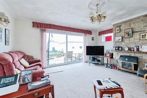2 bedroom detached bungalow for sale, Gleneagles Close, Ferndown