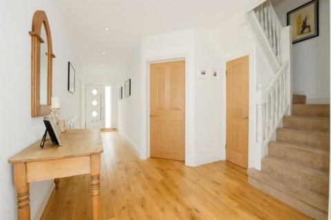 4 bedroom semi-detached house for sale, Mount Drive, Park Street, St. Albans