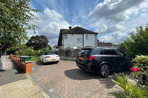 4 bedroom house to rent, The Fairway, Wembley