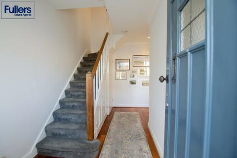 4 bedroom semi-detached house for sale, The Birches, London N21