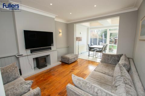 4 bedroom semi-detached house for sale, The Birches, London N21