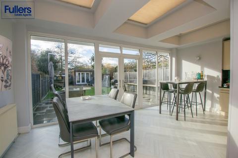 4 bedroom semi-detached house for sale, The Birches, London N21