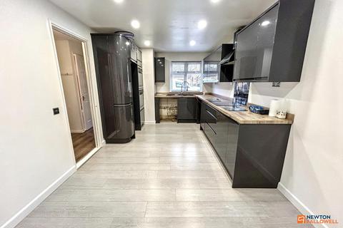 3 bedroom terraced house to rent, Bringhurst, Orton Goldhay, Peterborough, PE2