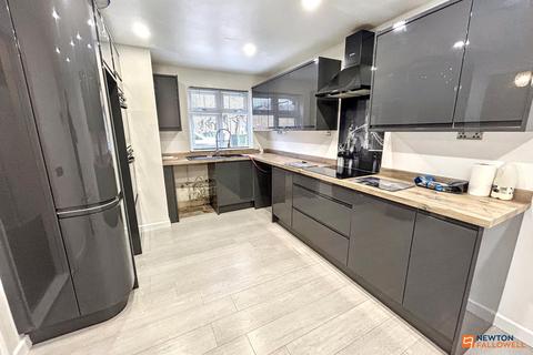 3 bedroom terraced house to rent, Bringhurst, Orton Goldhay, Peterborough, PE2
