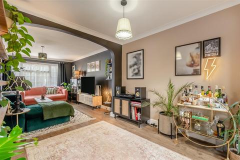 3 bedroom semi-detached house for sale, Whitebeam Drive, Coxheath, Maidstone