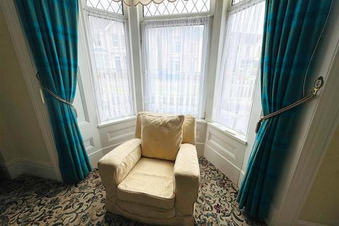 3 bedroom detached house for sale, College Square, Llanelli