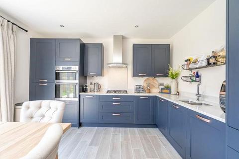 3 bedroom house to rent, Foxglove Way, Chichester