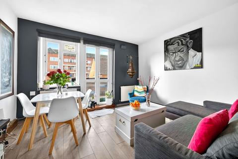 3 bedroom flat for sale, Stockwell Road, London SW9