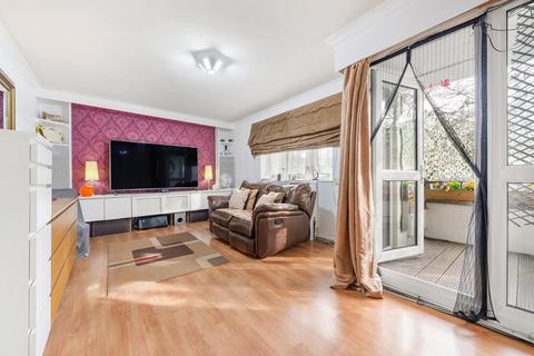 3 bedroom flat for sale, Jeffreys Walk, SW4