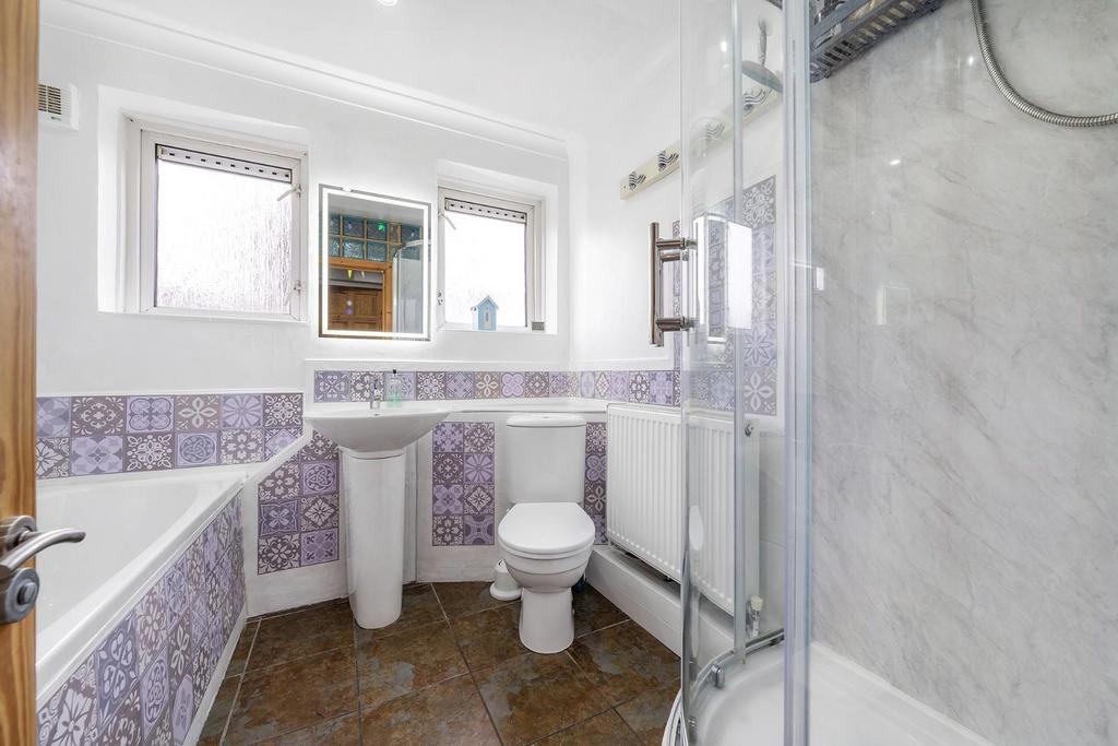Bathroom.JPG