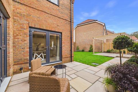 4 bedroom detached house for sale, Thistley Close, Folkestone CT18