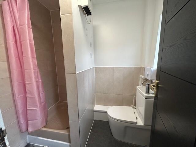 Communal Shower WC