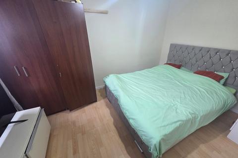 2 bedroom terraced house for sale, Woolsington Close, Nottingham