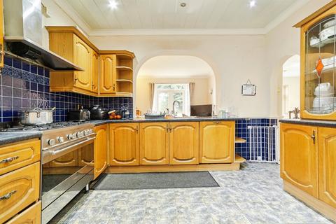 4 bedroom semi-detached house for sale, Street Lane, Leeds