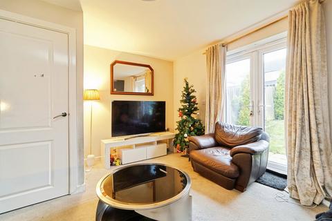 2 bedroom semi-detached house for sale, Oak Tree Place, Leeds