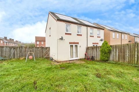 2 bedroom semi-detached house for sale, Oak Tree Place, Leeds