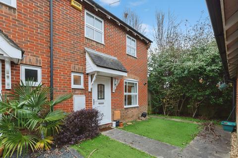 3 bedroom end of terrace house for sale, St. Cleeve Way, Ferndown