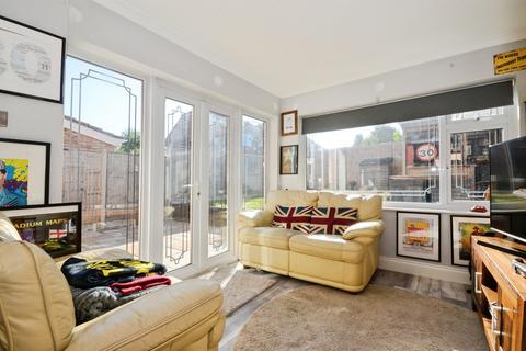 4 bedroom detached house for sale, Dunstable Road, Caddington, Luton