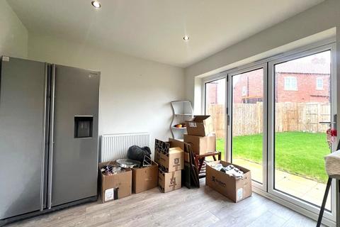 undefined, Pryor Grove, Preston, Hull, East Riding of Yorkshi, HU12