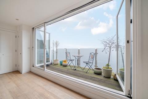 1 bedroom flat for sale, Yukon Road, London, SW12