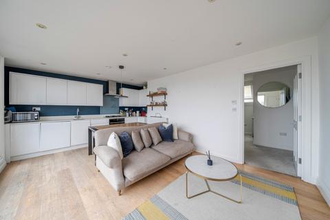 1 bedroom flat for sale, Yukon Road, London, SW12
