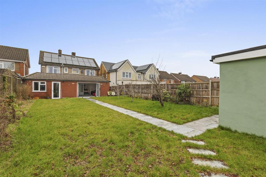 102 Carver Hill Rd, HP11 2 UD-10.jpg