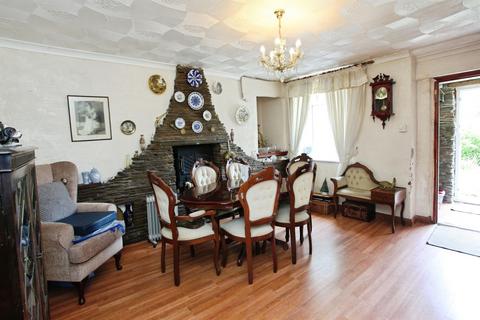 3 bedroom semi-detached house for sale, Cefn Road Upper, Deri, Bargoed