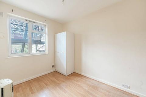 2 bedroom flat to rent, Minehead Court, Harrow, HA2