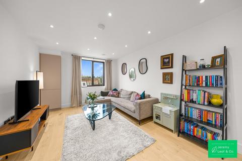 2 bedroom apartment for sale, Hamlet Gate, High Road, London