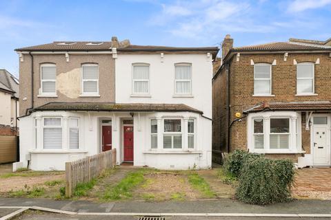 2 bedroom maisonette for sale, Grove Road, Mitcham CR4