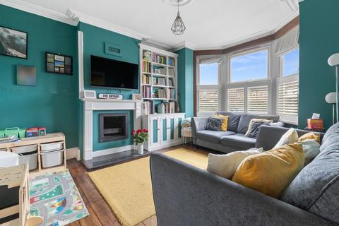 2 bedroom maisonette for sale, Grove Road, Mitcham CR4