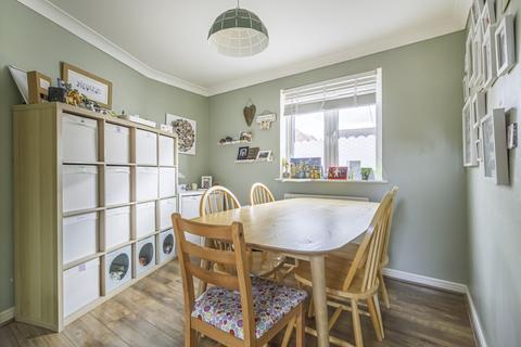 undefined, Stardust Crescent, Swindon SN25
