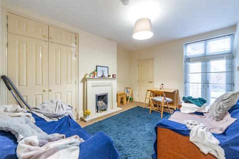 2 bedroom flat to rent, Brandon Grove, Sandyford, NE2