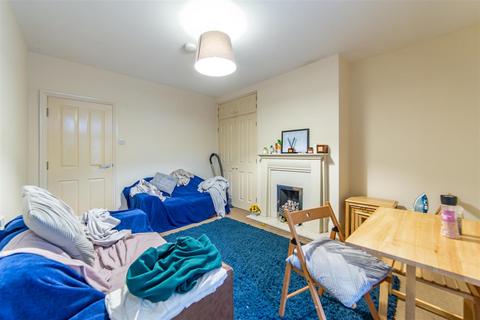 2 bedroom flat to rent, Brandon Grove, Sandyford, NE2